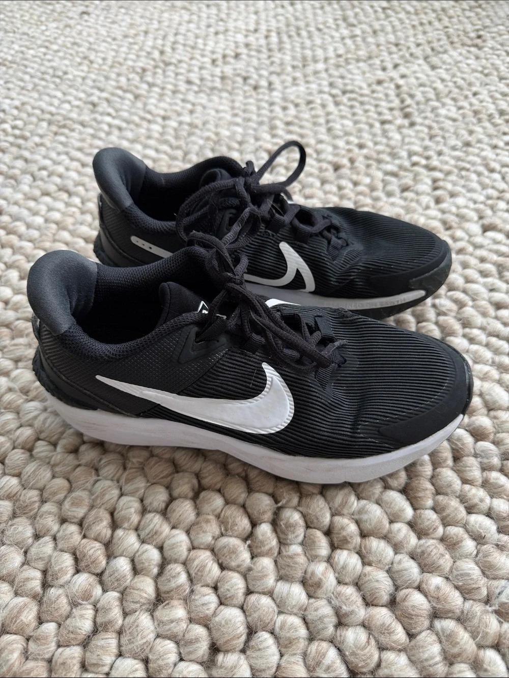 Nike Star Runner 4 kids sneakers